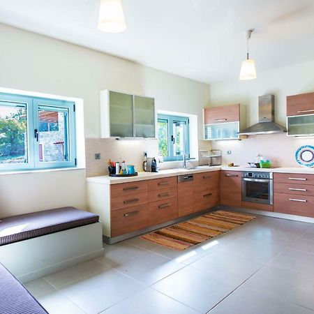 Porovitsa Villa Serenis מראה חיצוני תמונה
